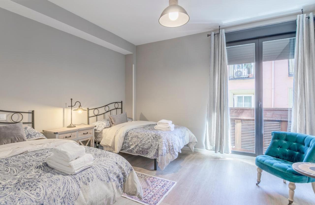 Cross Check Descalzas Reales Apartment Madrid Exterior foto