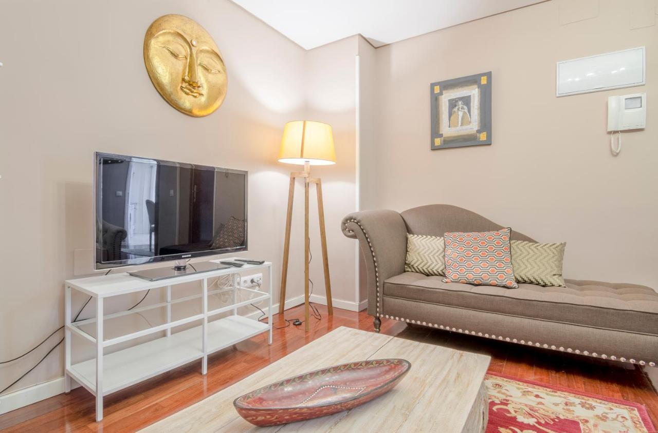Cross Check Descalzas Reales Apartment Madrid Exterior foto
